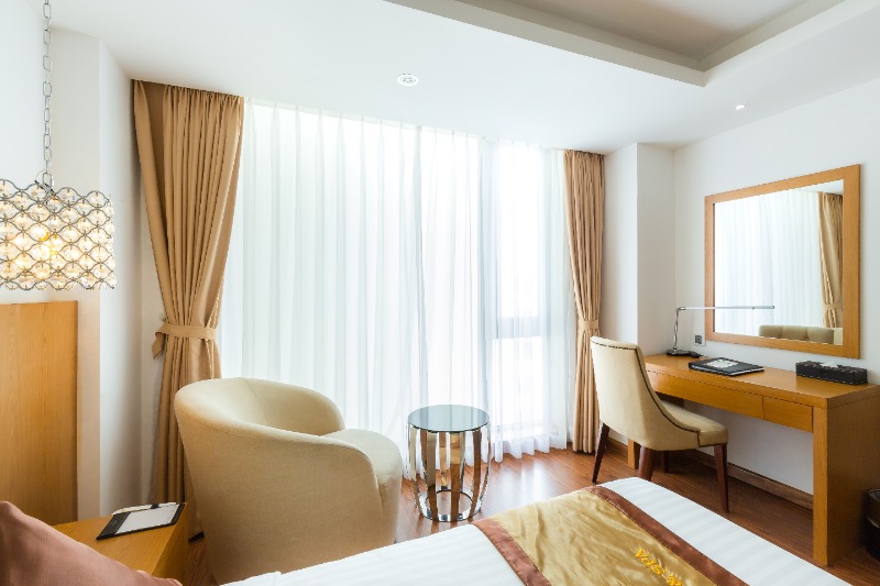 Deluxe With Window